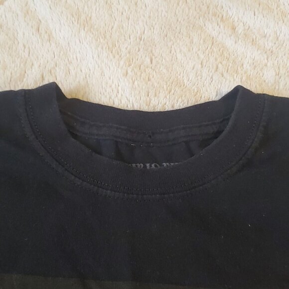 Ariana Grande Official World Tour Merch Side Photo Black T-Shirt Size Medium - Picture 6 of 10